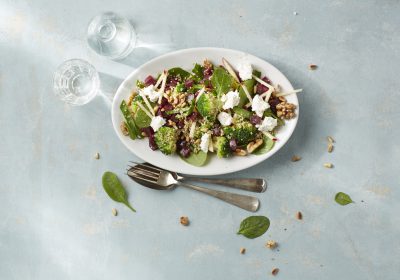 Bietensalade met quinoa, spinazie en geitenkaas